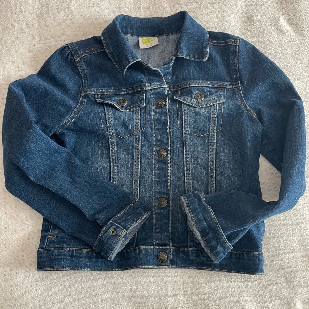 Crazy 8 children size XL 14. this a girls Jean jacket